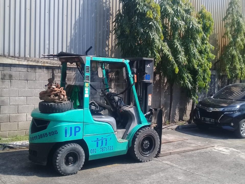 sewa forklift surabaya murah